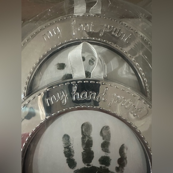 NWT Carter’s little prints ornament kit Silver 1 for 🤚 print 1 for🦶print in box - Picture 4 of 8